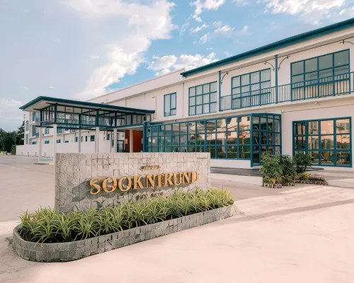 Sooknirund Hotel Hotels near Wat Pra Sing