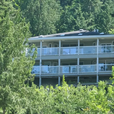 Madeira Park Oceanview Suites