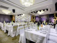 Athena Hotel Hoteles cerca de Distrito 10