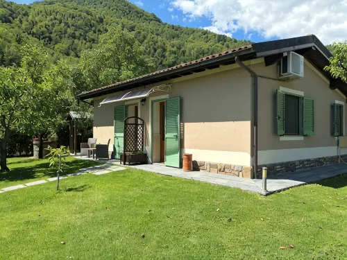 NATURE - cottage with garden, shared pool, private veranda