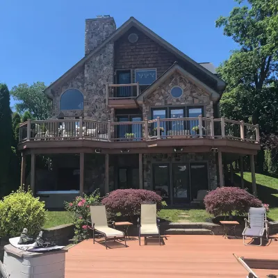 The Best Lake House