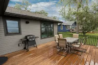 Gull Lake Cabin + Bunkhouse with Sandy Beach & Pontoon/Jet Ski availability! - Wifi