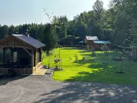 Lake front private Bunkies …accommodates 6 people!