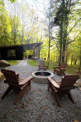 Rekindled @ The Patch, lux couples getaway, hot tub, outdoor living. - Homestays
