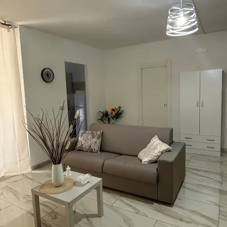 SOL Casa Appartamento Ampiamente Soleggiato con Vani Ampi e Spaziosi