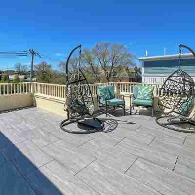 D79 Spacious 5-bedroom house with Roofdeck near Boston! Others