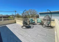 D79 Spacious 5-bedroom house with Roofdeck near Boston! - Wifi