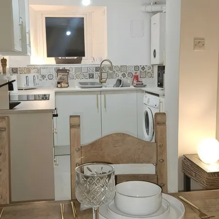 Modern, pet-friendly studio, close to Scotlands best golf courses!
