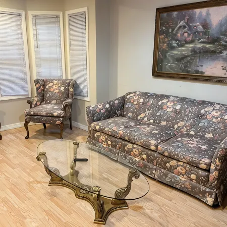 #11 2-bedroom apartment in historic Lorain, across from Palace Theatre.