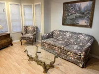#11 2-bedroom apartment in historic Lorain, across from Palace Theatre. - 2-Star