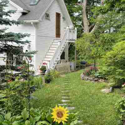 Elegant Boothbay Harbor, Maine Studio Hotel Exterior