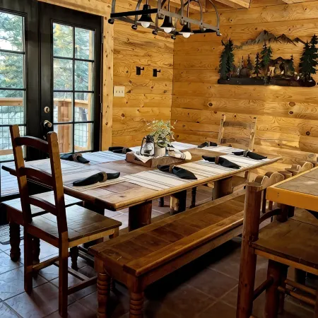 Bear Necessities Lodge on Ski Mtn • Wildlife & Private Acre