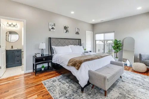 Townhouse - Urban Living with Rooftop Deck!