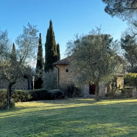 Poggio Corsucci - Il Nido: intimate stone house with pool and enchanting views