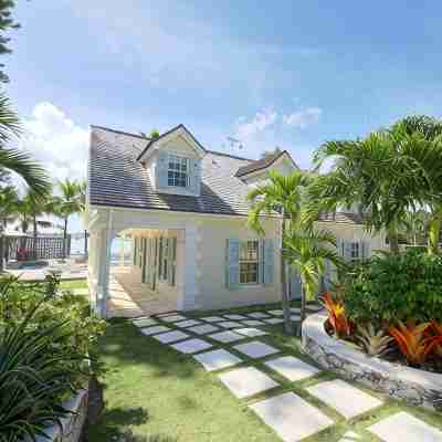 Harbourside house with private pool - amazing sea views! Hotel Exterior