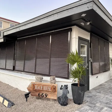 Siesta Key Cottage – Best Value! Just Cross the Street to the Gulf!