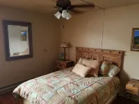 Resort Condo/Relax/ enjoy the outdoors/mountains. Easy access in Winter/ Ruidoso - 3-Star