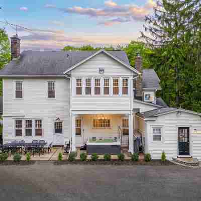 8 bedroom Manor - Hot Tub - Game Room - Fire Pit - Sleeps 22 Hotel Exterior