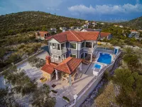 Modern villa with private pool and BBQ, near TROGIR and SPLIT