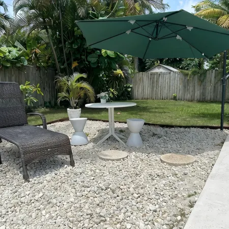 Heated Pool House with Wi-Fi parking available BBQ GRILL(private duplex house)