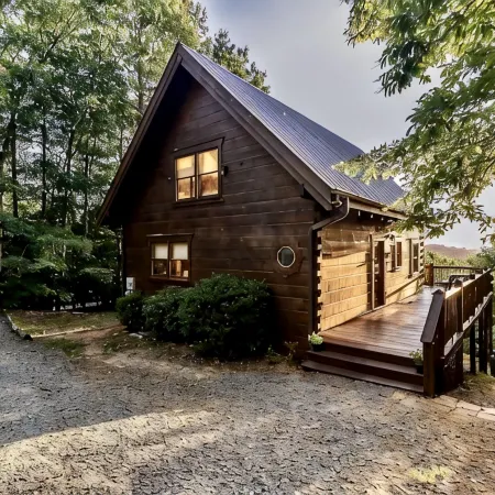 Spacious Retreat~ Hot Tub~ Stunning Views~ Game Room
