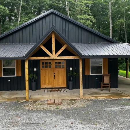 3 bdrm/2 full bath home 1.5 miles from Wolf Creek Marina, Lake Cumberland