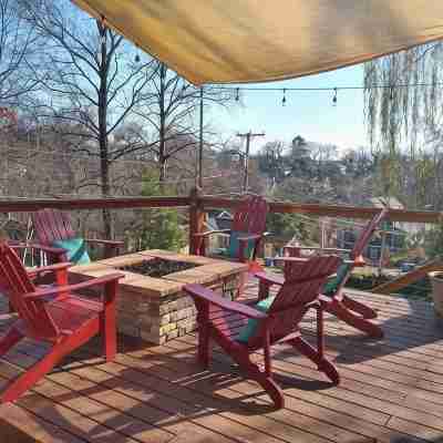 resort like home with firepit and hot tub in trendy north shore Hotel Exterior