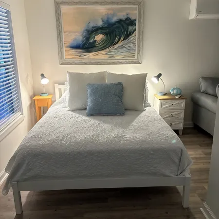 Steps from the Beach in the Heart of Duck!
