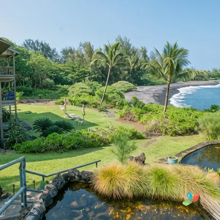 Oceanfront #5 at Hana Kai Maui - 2 BR/2 BA Upper Floor Corner 100ʻ from Water!
