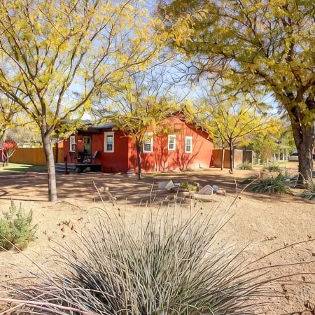 Five Star/ 2Br-1BA / Downtown/ Pet Friendly/ Super Clean/ Hike Palo Duro Canyon