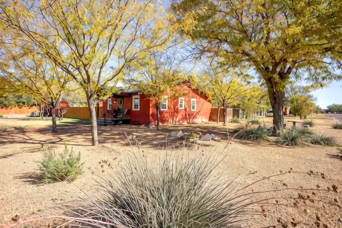 Five Star/ 2Br-1BA / Downtown/ Pet Friendly/ Super Clean/ Hike Palo Duro Canyon