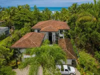 Beachfront Luxury Villa with Private Pool Hotels in Esterillos Este