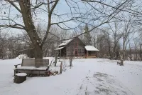 Fraser Fir Rustic Cabin near Lake w/ Sunset Views - Boutique