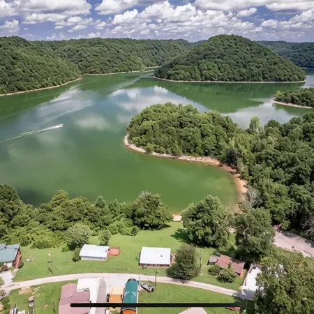 Tiny House on Center Hill Lake