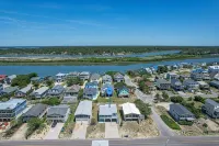 BEAUTIFUL Oak Island OCEAN VIEW home only steps to the BEACH and BOAT LAUNCH! - con encanto