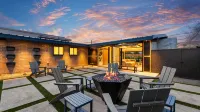 Modern Scottsdale Villa Walk to Old Town , 4Br Pool & Spa - Villas