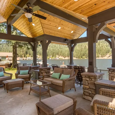 Waterfront Luxury Tiny Home w/ private dock on Deer Lake