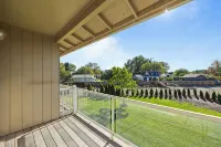 Central Location D in Cul de Sac, 2 Bedroom, 1 Bath-Sleeps 6, Pets Allowed - 2-Star