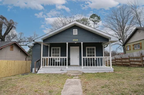 Comfy Knoxville HomeNear Downtown, Interstate, Wi-Fi, Spotless Clean! - Bungalows
