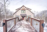 Designer Home: A+ Views HotTub Pool GameRoom Grill
