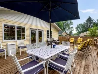 Lake front home with access to two lakes, large yard and RV hookup available! Hotels in Barry County