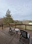 82 Acre Hobby Farm with Lincoln Log Cabin - 3-stjärniga
