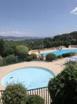 Joli Petit Mazet Avec Terrasse en Pleine Nature