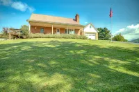 Huge! Mtn Home with lake and skiing nearby. Pets Considered! - 3-Star