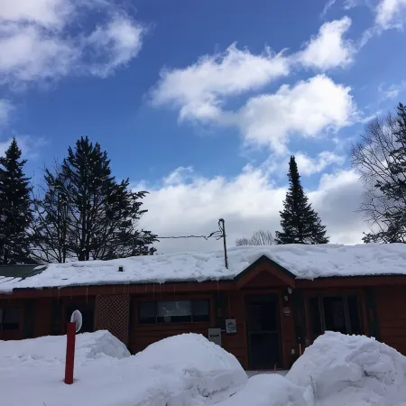 Echo Lake Retreat Relax & Play in the great northwoods! Pier, Utv, Snowmobile.