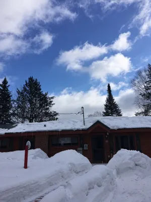 Echo Lake Retreat Relax & Play in the great northwoods! Pier, Utv, Snowmobile. - 무료 와이파이