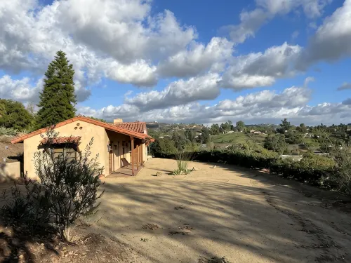 Brand New Hidden Spanish Casita in Vista Hills - Villas