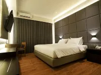 De Lobby Suite Hotel فنادق في باتو