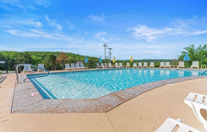 Big Bear Lodge-2 Pools, Private Hot Tub, Splash Pad, Pool Table- Brand New Home