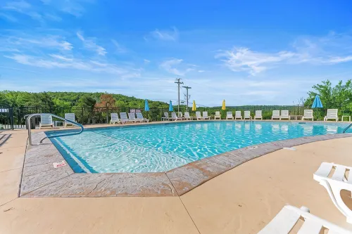Big Bear Lodge-2 Pools, Private Hot Tub, Splash Pad, Pool Table- Brand New Home - 4 estrellas